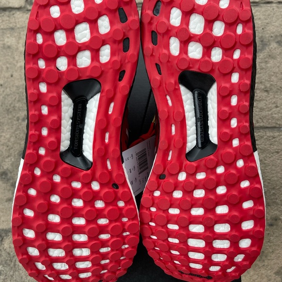 Adidas Ultra Boost DNA ‘Montreal’ - Picture 4 of 5